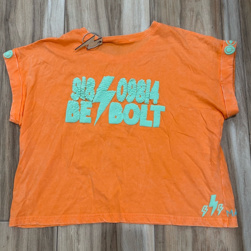 NWT MAP Cropped Tee-> POWER ON A TEE
